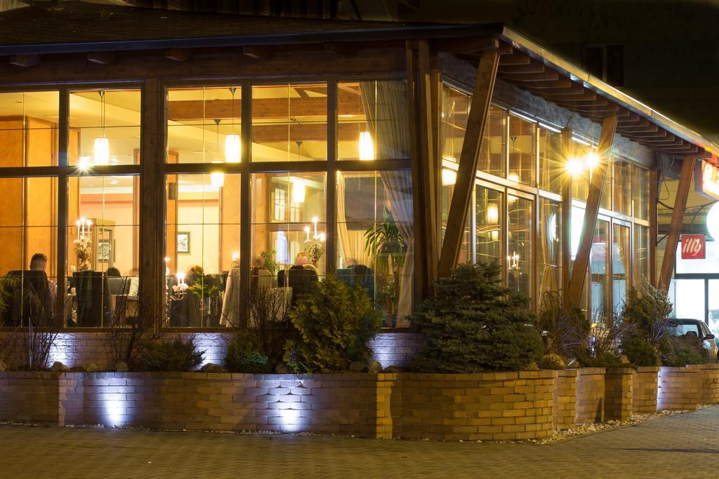 Restaurant Pensiune Bucovina Câmpulung Moldovenesc Exteriör bild