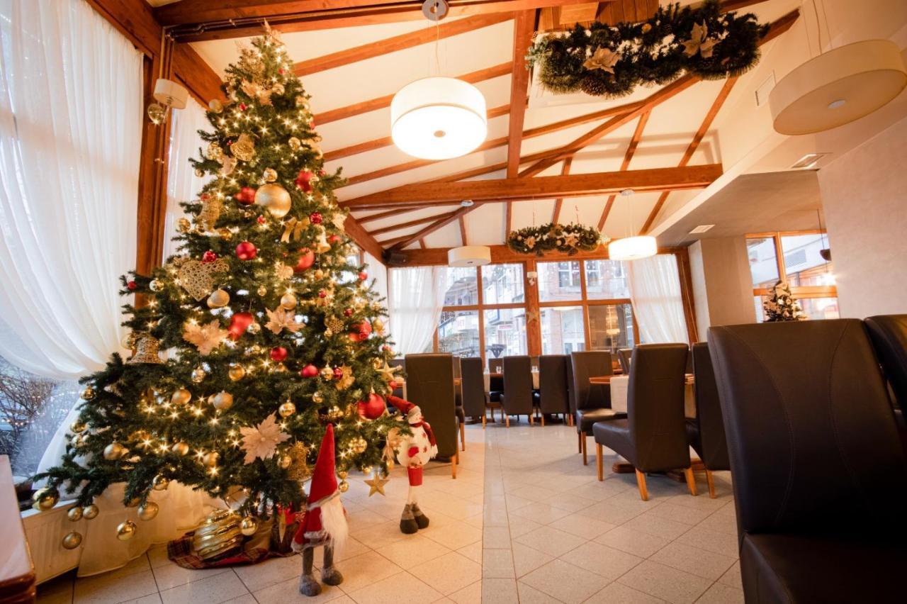 Restaurant Pensiune Bucovina Câmpulung Moldovenesc Exteriör bild